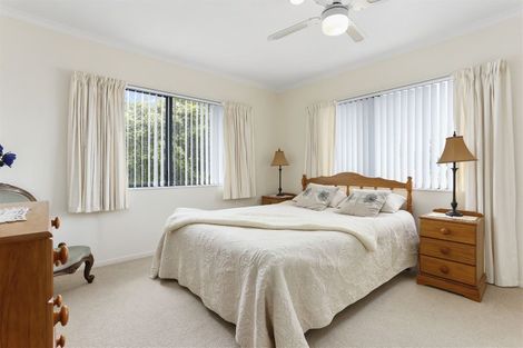 Photo of property in 3 San Pablo Way, Henderson, Auckland, 0612