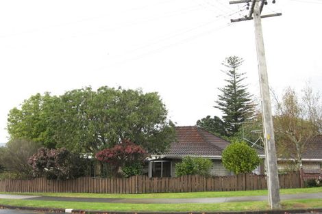 Photo of property in 1/27 Parkhill Road, Mellons Bay, Auckland, 2014