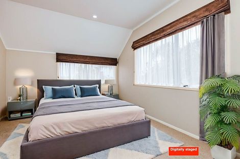 Photo of property in 15 Newinn Crescent, East Tamaki Heights, Auckland, 2016