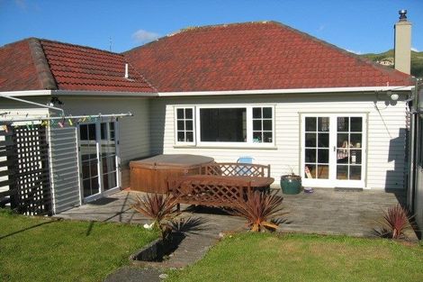 Photo of property in 3 Bould Street, Johnsonville, Wellington, 6037