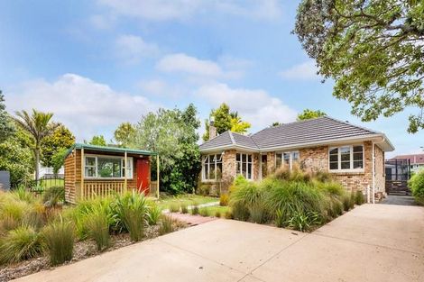 Photo of property in 18 Kervil Avenue, Te Atatu Peninsula, Auckland, 0610