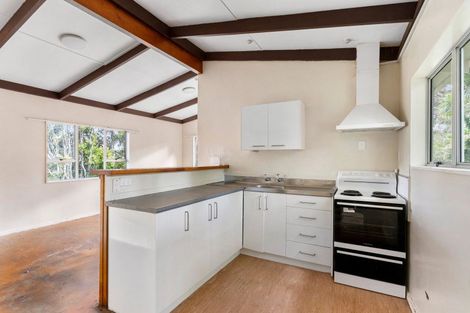 Photo of property in 11 Poplar Road, Stanmore Bay, Whangaparaoa, 0932