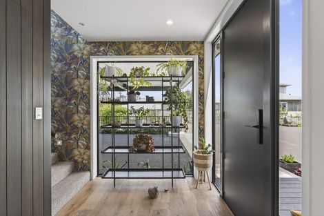 Photo of property in 8 Kowhai Street, Strandon, New Plymouth, 4312