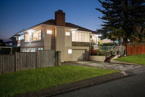 Photo of property in 1a Wakeling Avenue, Te Atatu South, Auckland, 0610