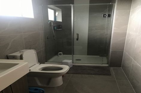 Photo of property in 9 Trotting Terrace, Fairview Heights, Auckland, 0632
