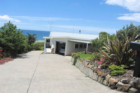 Photo of property in 14 Seaview Road, Cable Bay, 0420