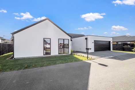 Photo of property in 14 Coupling Close, Prebbleton, 7604