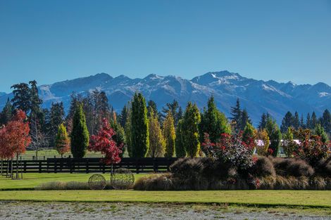 Photo of property in 14 Little Orchard Way, Wanaka, 9382
