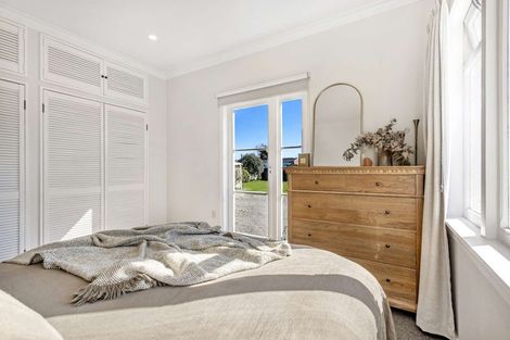 Photo of property in 221 Saint Leonards Avenue, Saint Leonards, Hastings, 4120