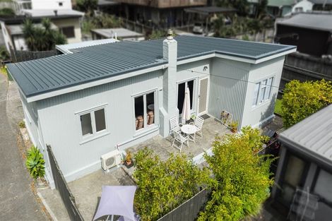 Photo of property in 176 Henderson Valley Road, Henderson, Auckland, 0612