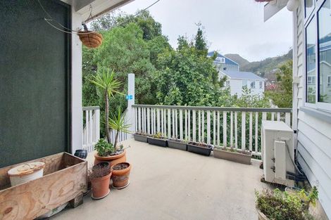 Photo of property in 2 Hawkhurst Road, Lyttelton, 8082