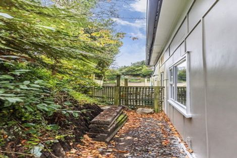 Photo of property in 112b Newlands Road, Newlands, Wellington, 6037