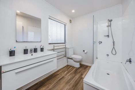 Photo of property in 12/58 Manuroa Road, Takanini, 2112