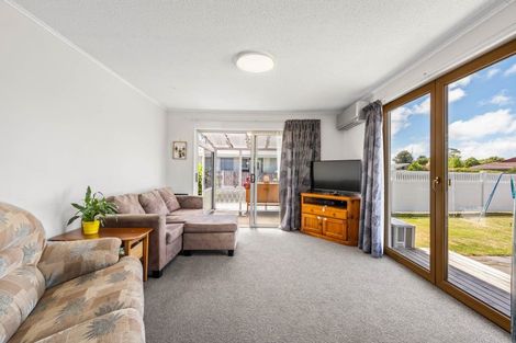 Photo of property in 6 Cam Place, Harewood, Christchurch, 8051