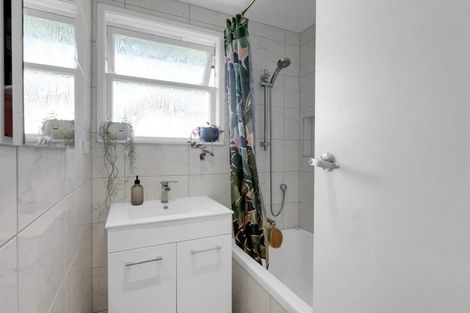 Photo of property in 43 Oakfield Crescent, Pukete, Hamilton, 3200