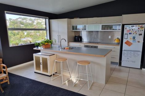 Photo of property in 45 Tiketike Way, Brooklyn, Wellington, 6021