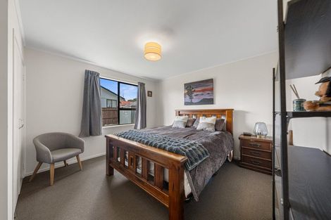 Photo of property in 1/29 Edwin Freeman Place, Ranui, Auckland, 0612