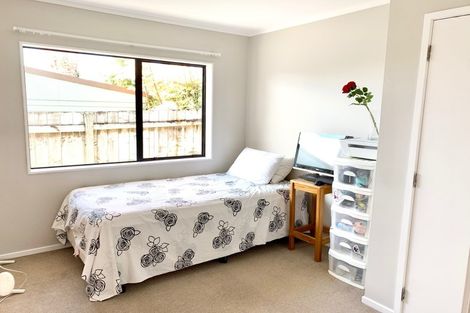 Photo of property in 2d Palomino Drive, Henderson, Auckland, 0612