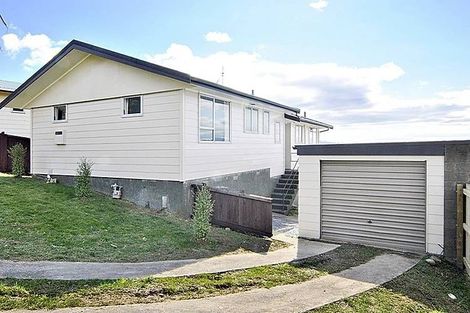 Photo of property in 63 Ruskin Road, Newlands, Wellington, 6037