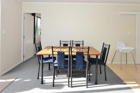 Photo of property in 3 Empressa Heights, Helensville, 0800