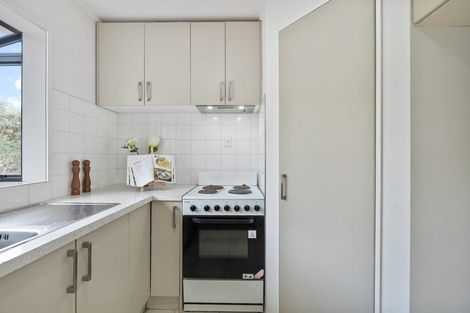 Photo of property in 2/38 Waverley Avenue, Glenfield, Auckland, 0629