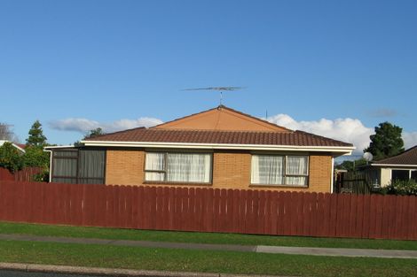 Photo of property in 2/82 Florence Avenue, Orewa, 0931