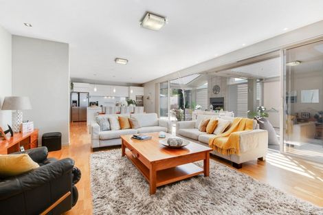 Photo of property in 39 Grand Drive, Orewa, 0931