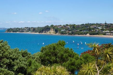 Photo of property in 33 Beulah Avenue, Rothesay Bay, Auckland, 0630