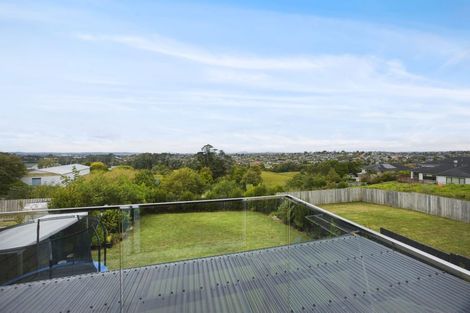 Photo of property in 85c Lake Panorama Drive, Henderson Valley, Auckland, 0614