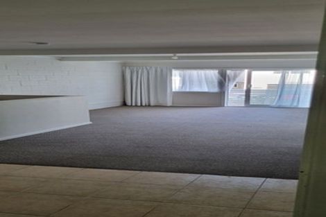Photo of property in 15f1 Bloomsbury Grove, Newlands, Wellington, 6037