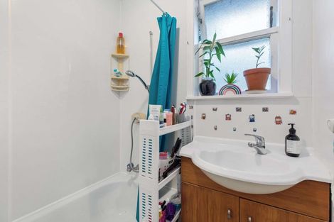 Photo of property in 38 Hand Road, Helensville, 0800