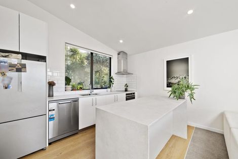 Photo of property in 18u2 Oriental Terrace, Oriental Bay, Wellington, 6011