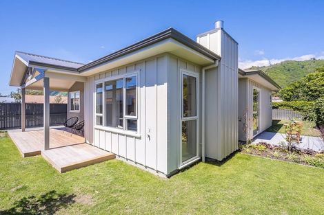 Photo of property in 29a Parata Street, Waikanae, 5036
