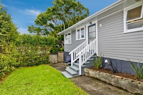 Photo of property in 10 Thomas Rea Place, Te Atatu South, Auckland, 0610