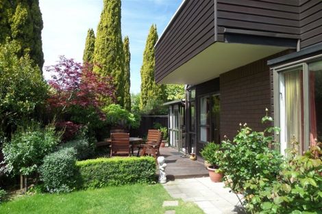 Photo of property in 2/35 Solway Avenue, Ilam, Christchurch, 8041