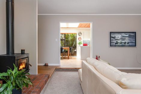 Photo of property in 22 Waima Crescent, Titirangi, Auckland, 0604