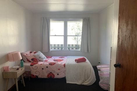 Photo of property in 21 Perrin Place, Kelvin Grove, Palmerston North, 4414