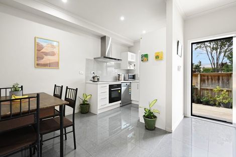 Photo of property in 2u3 Rosalind Street, Deanwell, Hamilton, 3206