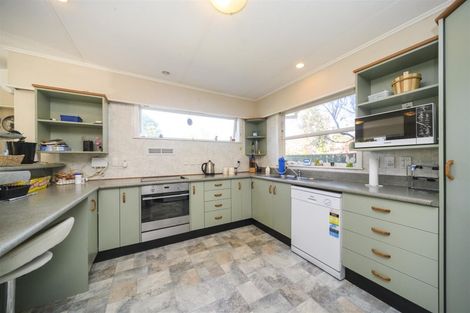 Photo of property in 16 Maunder Street, Marton, 4710