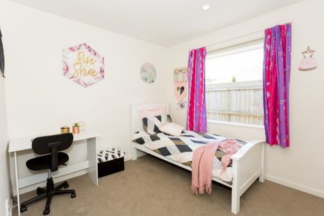 Photo of property in 37 Davaar Crescent, Broomfield, Christchurch, 8042