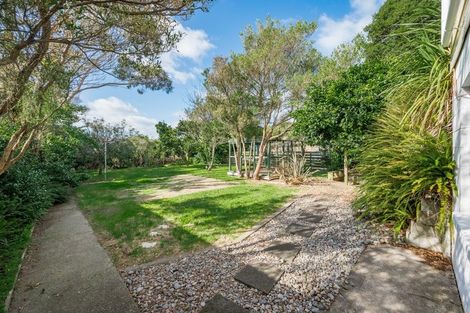 Photo of property in 21 Chums Road, Paraparaumu Beach, Paraparaumu, 5032