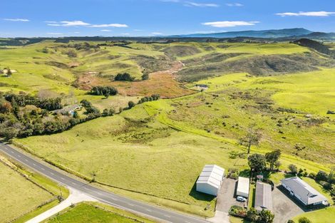 Photo of property in 402 Baylys Coast Road, Dargaville, 0377