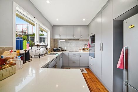 Photo of property in 112 Eskdale Road, Birkdale, Auckland, 0626