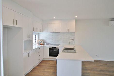 Photo of property in 3/35 Garadice Road, Rothesay Bay, Auckland, 0630