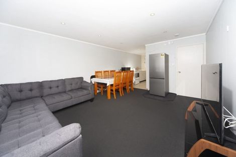 Photo of property in 1/2 Pomelo Road, Te Atatu South, Auckland, 0610