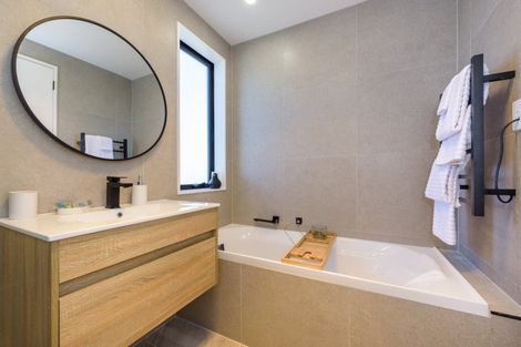 Photo of property in 10 Balthazar Road, Kumeu, 0810