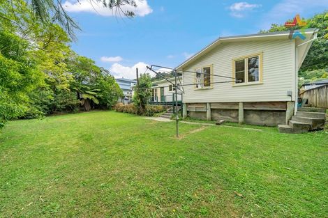 Photo of property in 1 Woodvale Grove, Fairfield, Lower Hutt, 5011