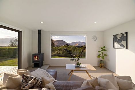Photo of property in 3 Caithness Court, Jacks Point, Queenstown, 9371
