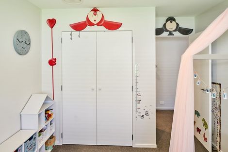 Photo of property in 32 Mooring Close, Whitby, Porirua, 5024