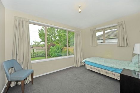 Photo of property in 37 Greendale Avenue, Avonhead, Christchurch, 8042